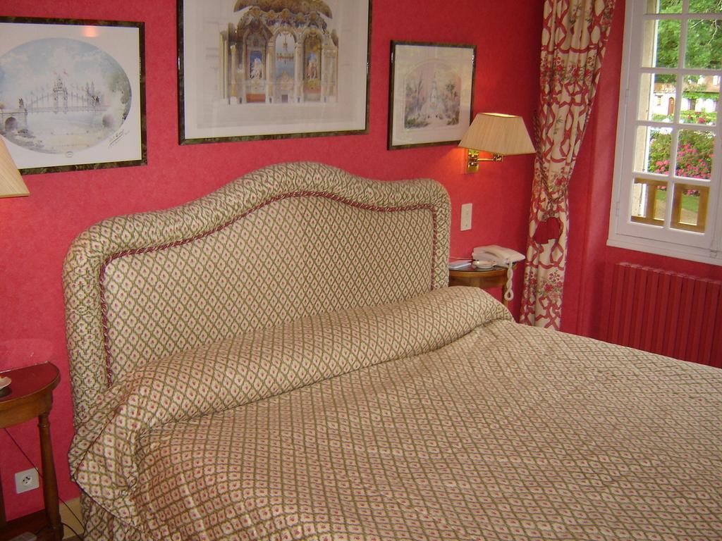 Auberge Des Templiers Boismorand Kamer foto