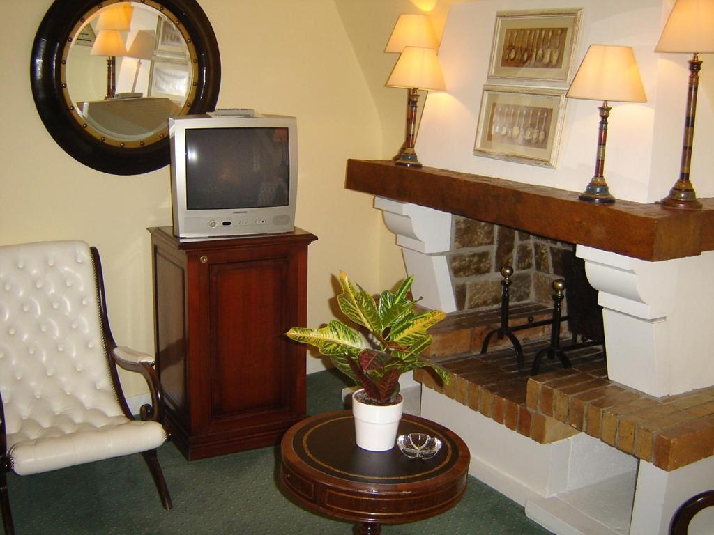 Auberge Des Templiers Boismorand Kamer foto