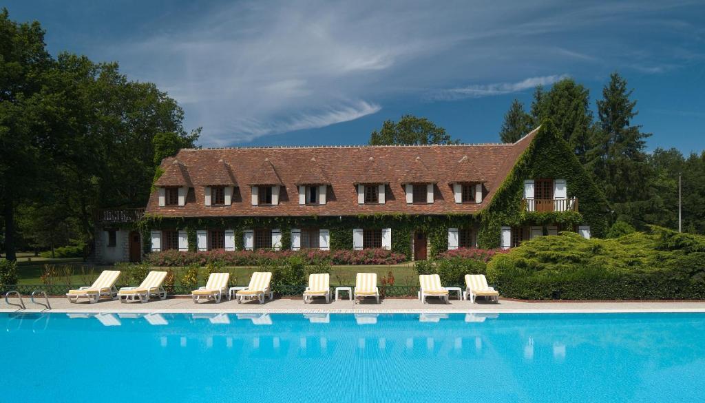 Auberge Des Templiers Boismorand Buitenkant foto