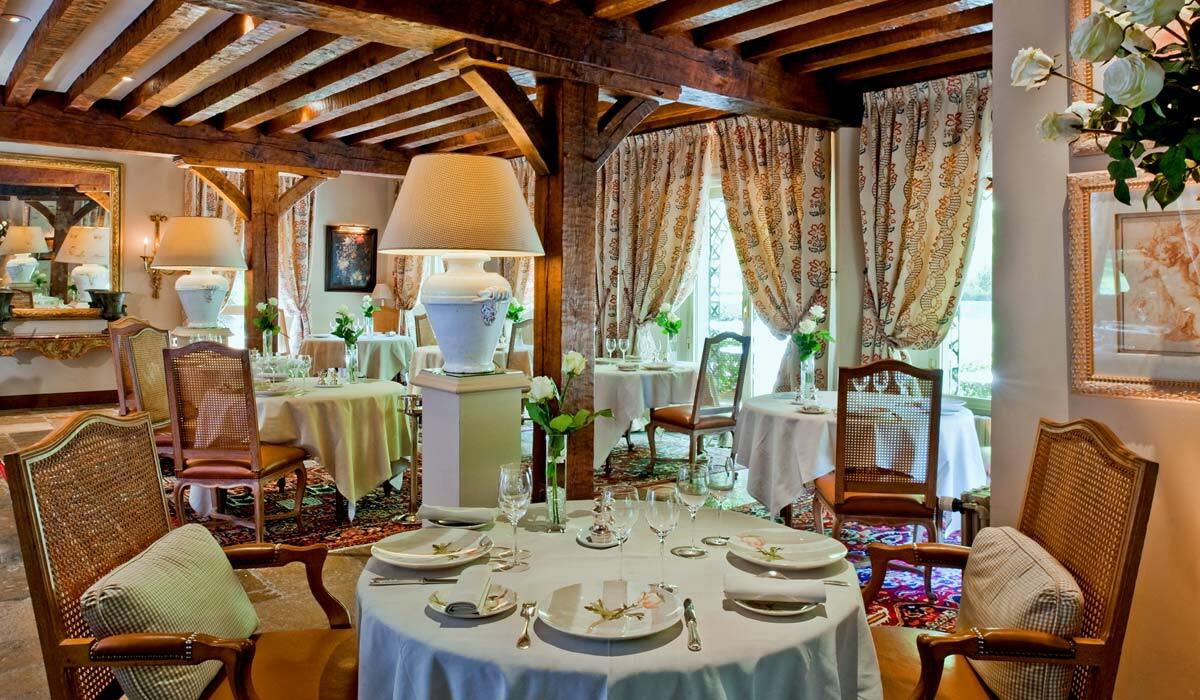 Auberge Des Templiers Boismorand Buitenkant foto
